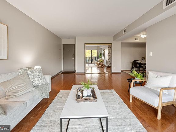 5th image of 205 Skyhill Rd APT 4