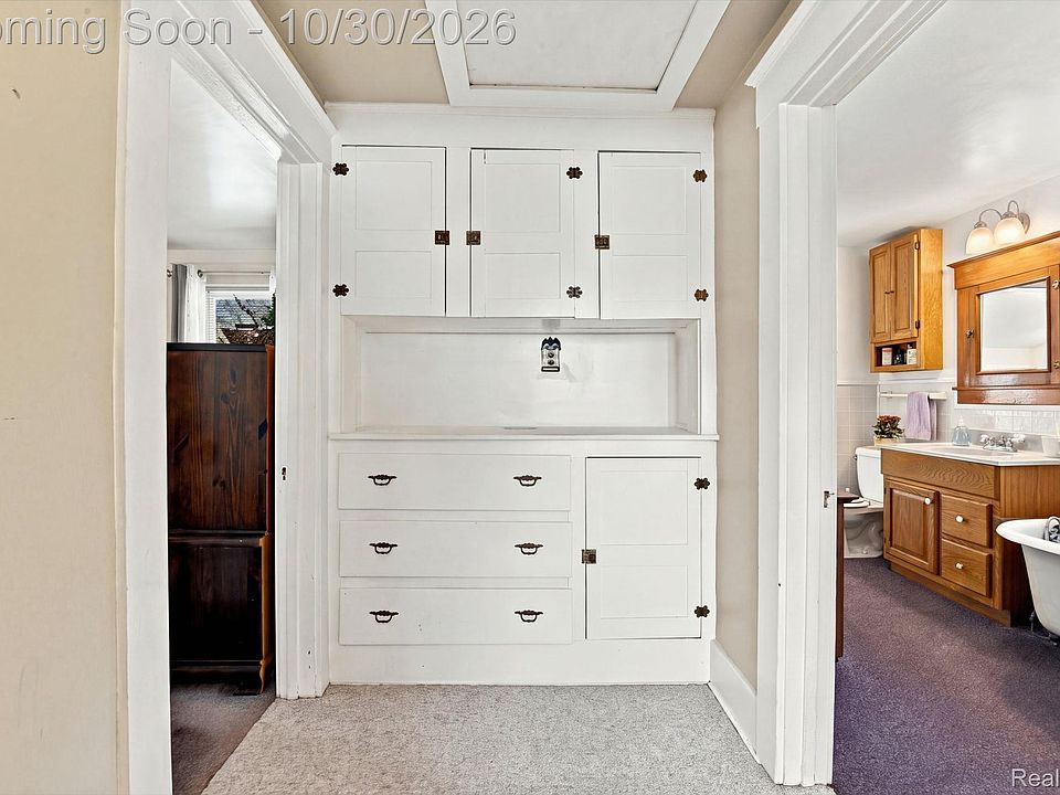 411 Hawthorn Ave, photo 19