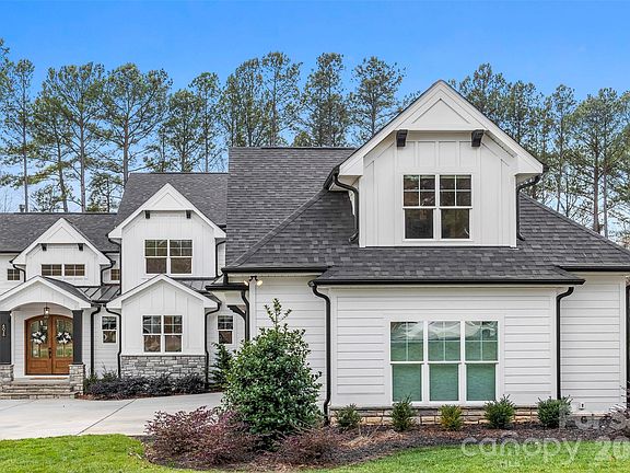 2nd image of 8026 Silver Jade Ln