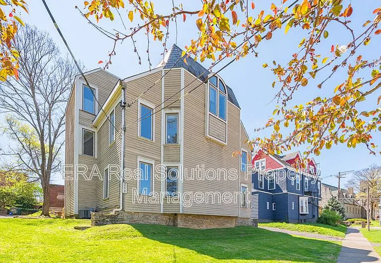 255-257 Loraine Ave #5 — Photo 2