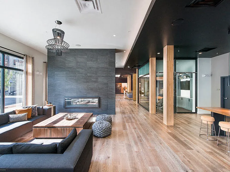 Fireplace Lounge