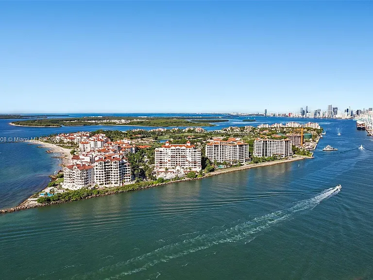 7141 Fisher Island Dr #7141 — Photo 45