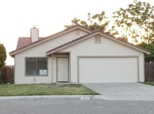 960 Robin Ct, Hanford, CA