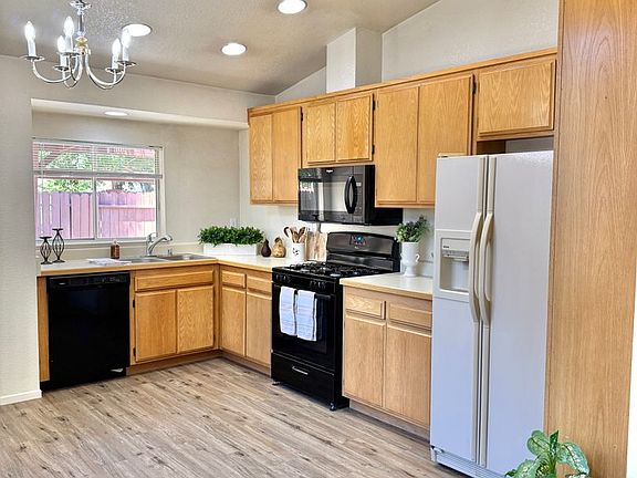 3rd image of 7607 Water View Way