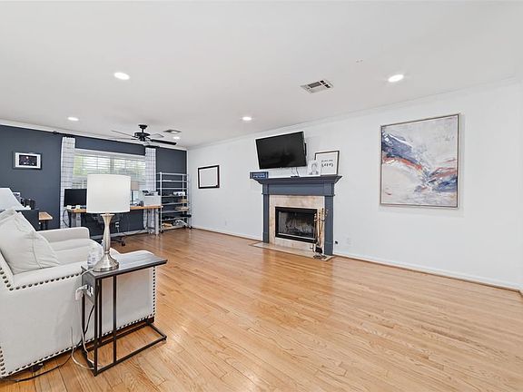 4th image of 11011 Burdine St