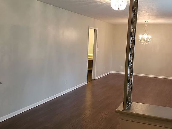 living/dining room combo