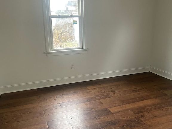 4th image of 13219 Carrington Ave