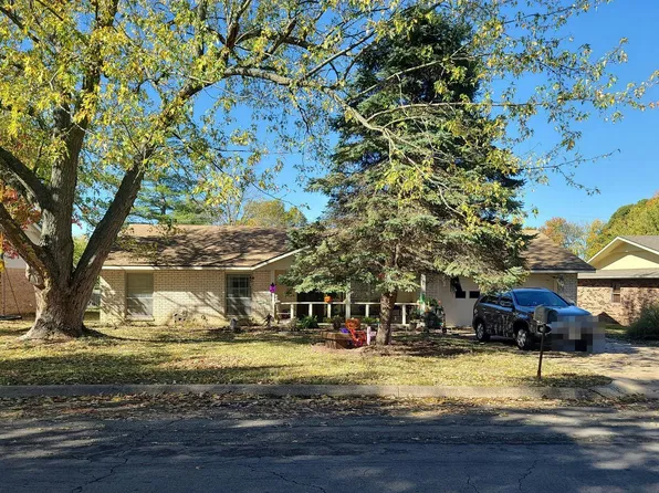 1614 S 16th St, Rogers, AR 72758