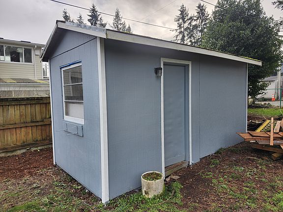 5th image of 5616 N 44th St