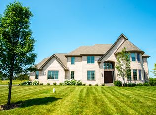 23190 N Enclave Rd, Lake Barrington, IL 60010