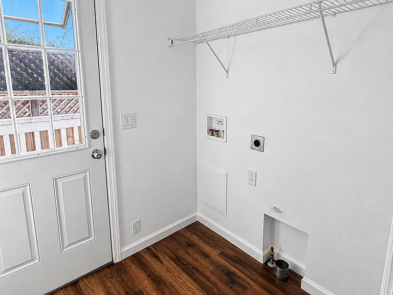 1972 Carnation Cir #B — Photo 11