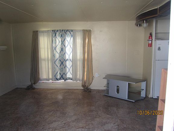 2nd image of 1716 Hofheinz St Trailer 5