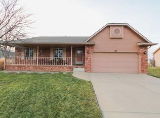 413 N Stonegate Cir, Derby, KS 67037