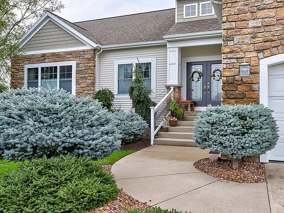 2nd image of 1594 Lakeside Dr