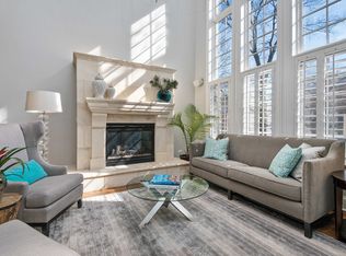 1528 W Henderson St #1, Chicago, IL 60657