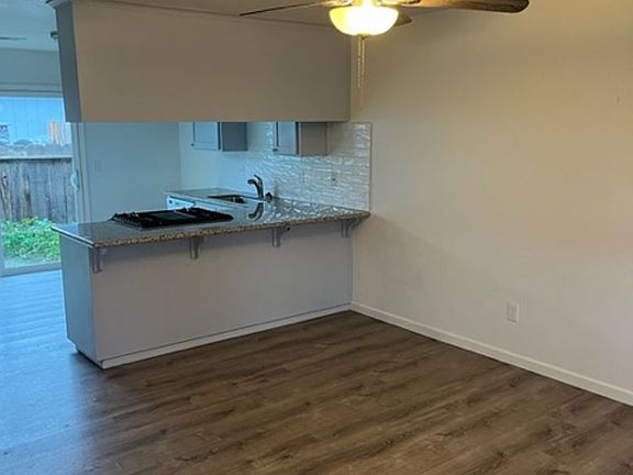 2nd image of 942 W 7th St
