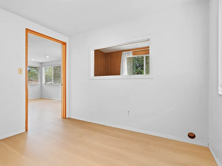 18620 Occidental Ave S — Photo 22