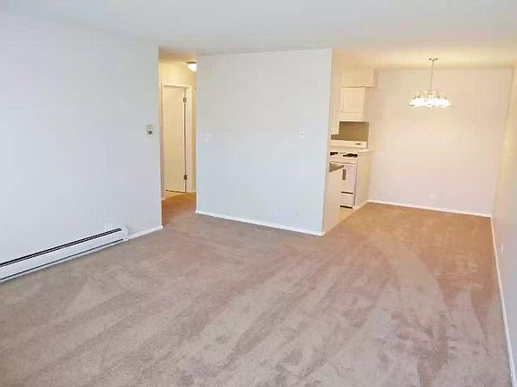 3rd image of 1880 Bonnie Ln APT 214