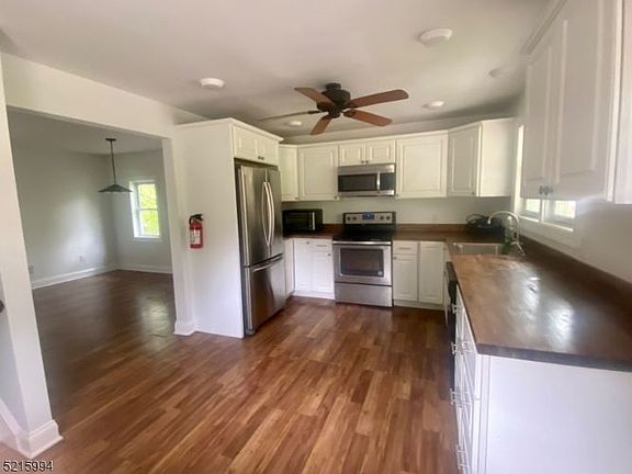 4th image of 132 Sparta Ave