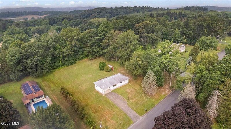 2nd image of 19 Cathlie Drive