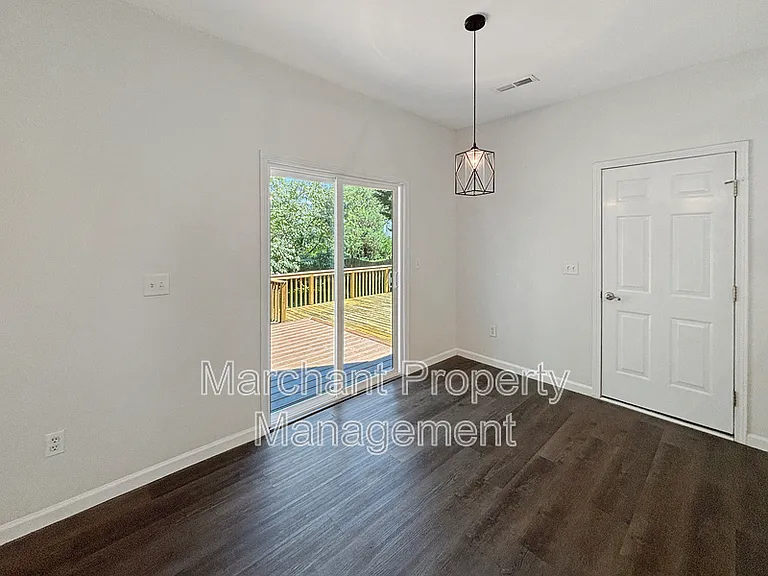 110 Golden Crest Ct — Photo 5