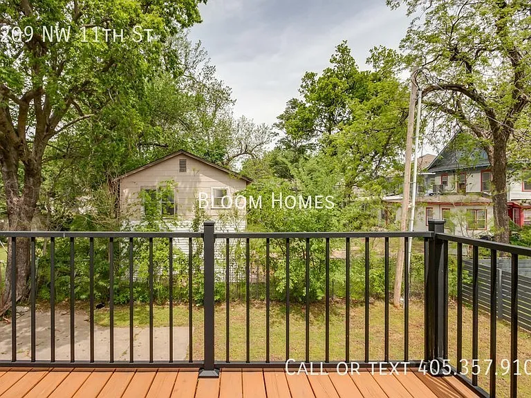 1209 NW 11th St — Photo 52