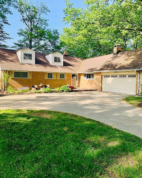 1st image of 22220 Hilliard Blvd