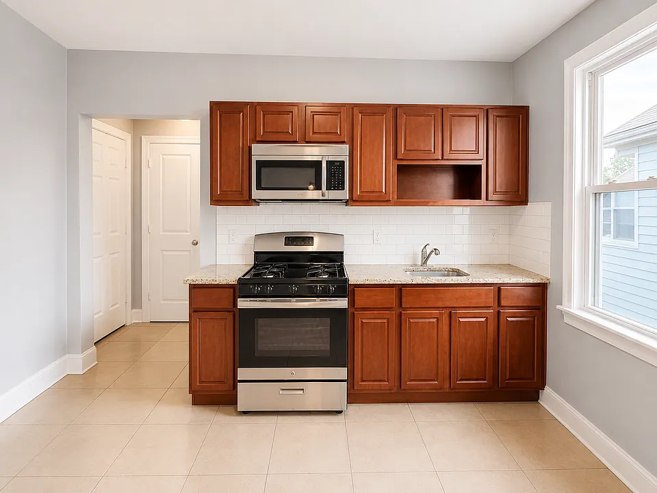 67 Halsted St #1R