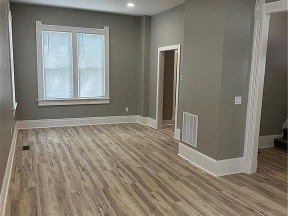4th image of 1908 Faraon St