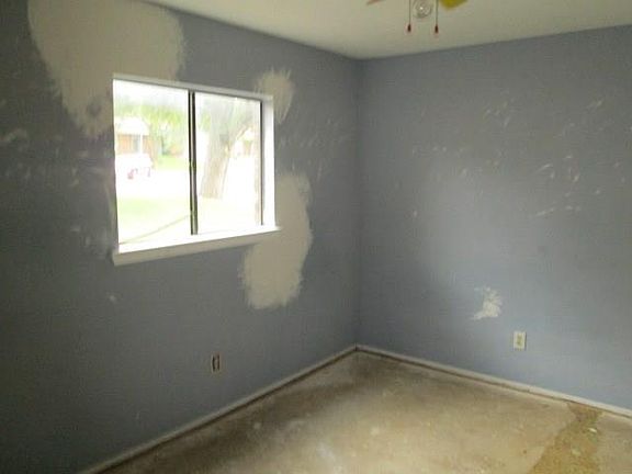 3rd image of 6605 Crestfield Dr