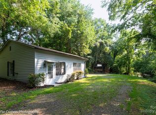 21 Season Ln, Asheville, NC 28805