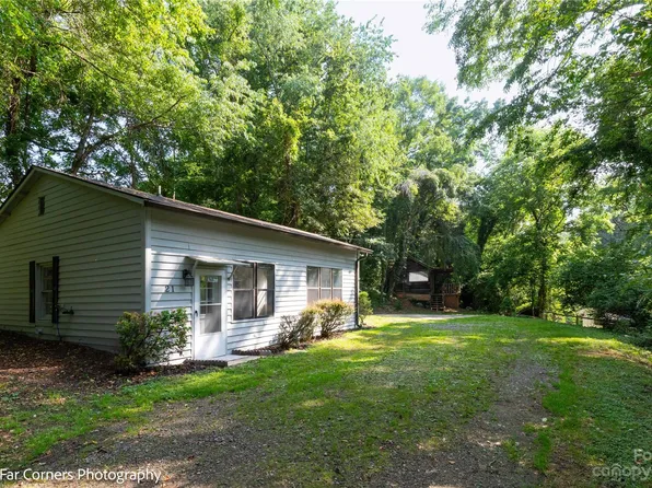 21 Season Ln, Asheville, NC 28805