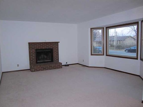 3rd image of 1501 N Main St