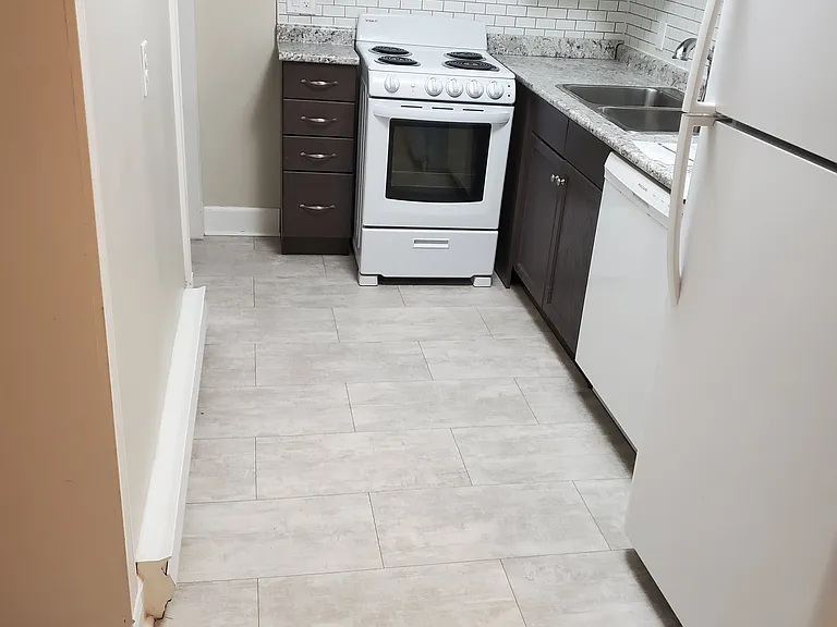 375 River Ave #19 — Photo 5
