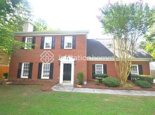 2880 Park Chase Dr, Snellville, GA 30039