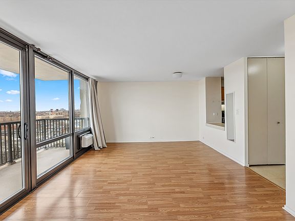 4th image of 3001 S Michigan Ave Unit 1206