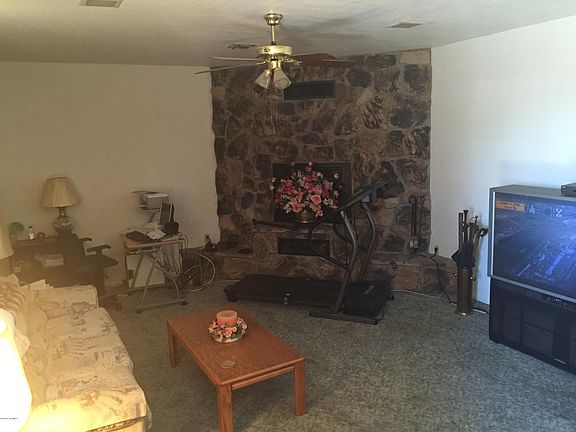 3rd image of 2646 N Haskell Dr