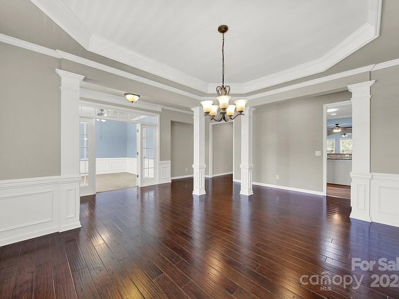 5th image of 4005 Ambleside Dr