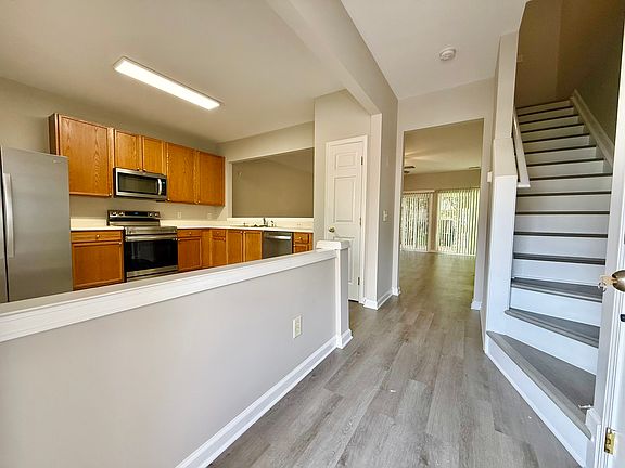 2nd image of 8523 Bright Loop