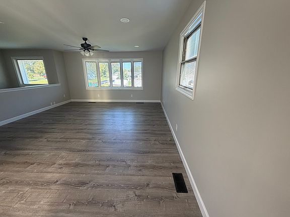 4th image of 3406 Regan Rd