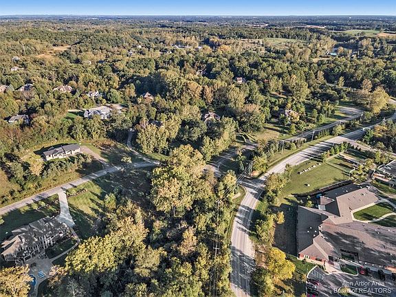 3rd image of 3075 Fleming Lake Dr