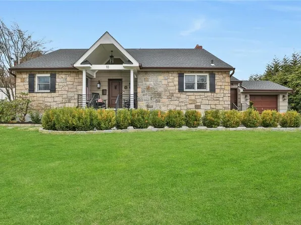 10 Howard Avenue, Valhalla, NY 10595