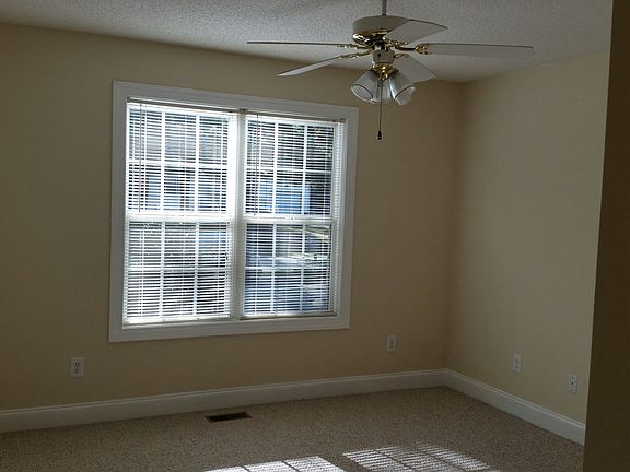 Master bed room (big)