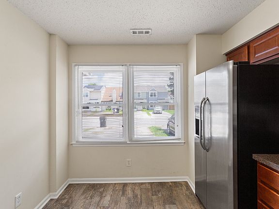 4th image of 3203 Creekside Dr