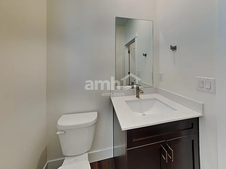 936 Moorside Ave — Photo 6