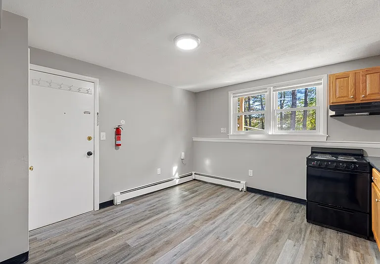 Riverview Apartments — Photo 5