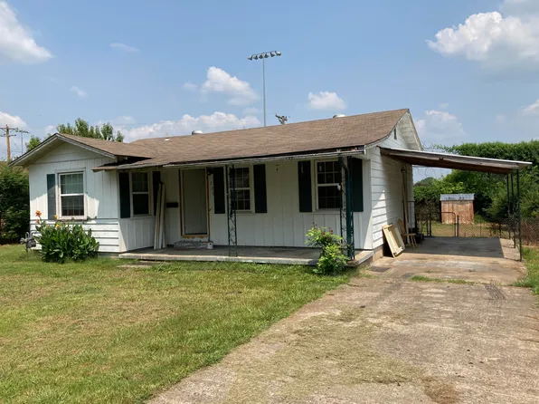 203 Carlton Dr, Clarksville, AR 72830