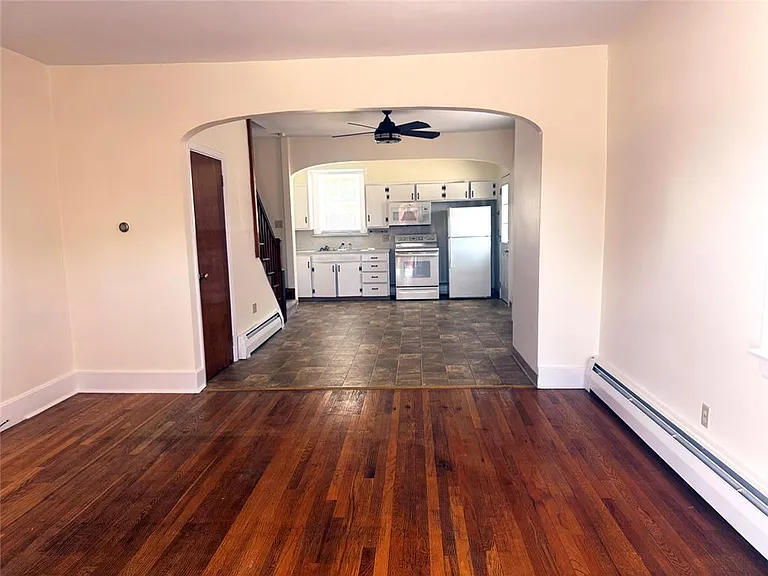225 E Pennsylvania Ave — Photo 11