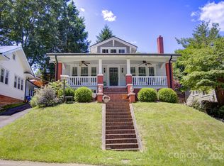 25 Warwick Rd, Asheville, NC 28803