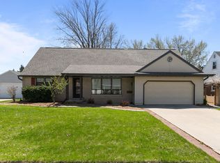 115 Jean St, Combined Locks, WI 54113